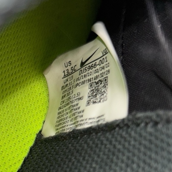 Nike Mercurial Indoor Soccer Cleats 13.5 Little Boy - Picture 4 of 14